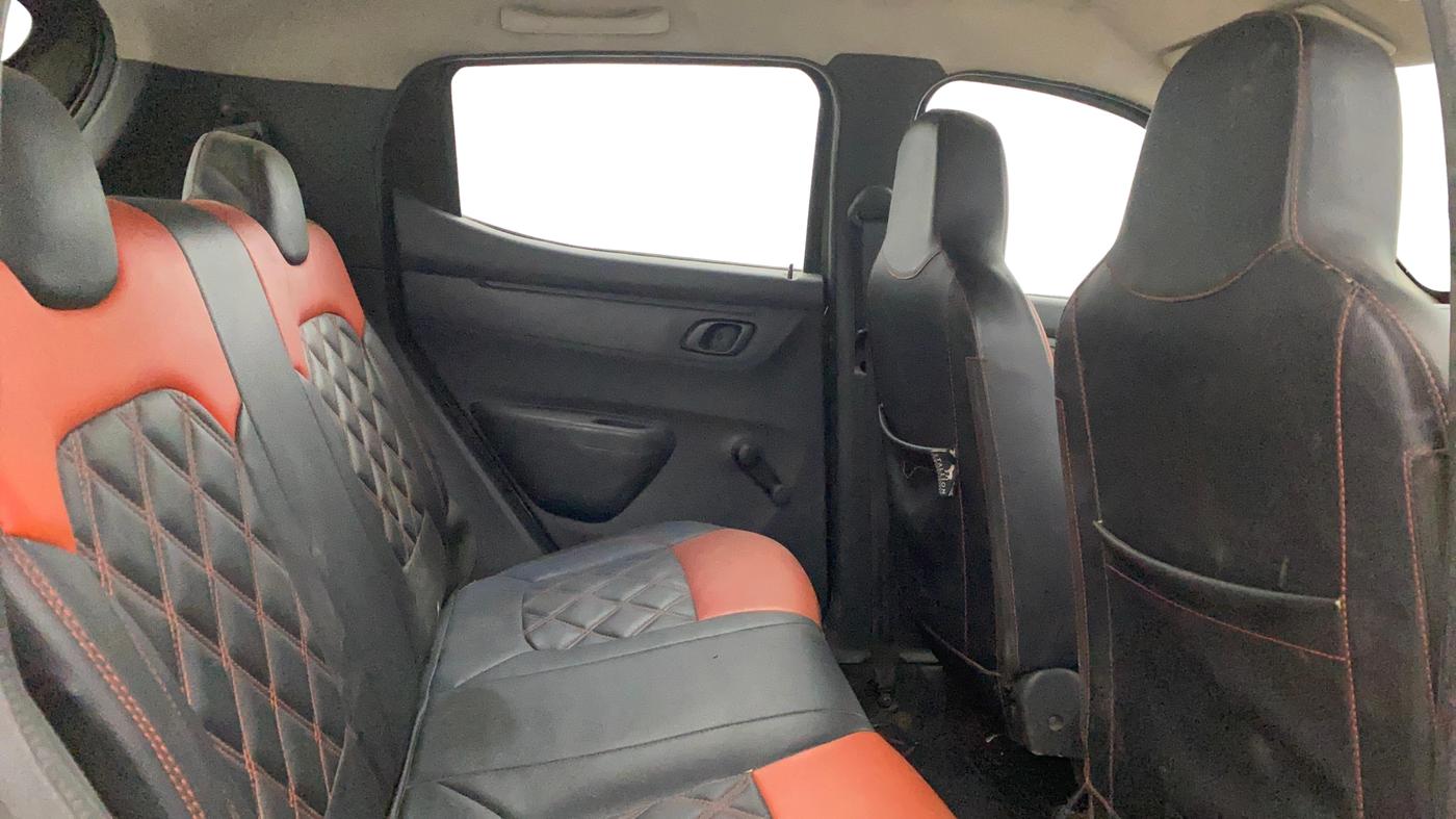 2016 Renault Kwid RXT 0.8, Petrol, Manual, 68,542 km, Right Side Rear Door Cabin