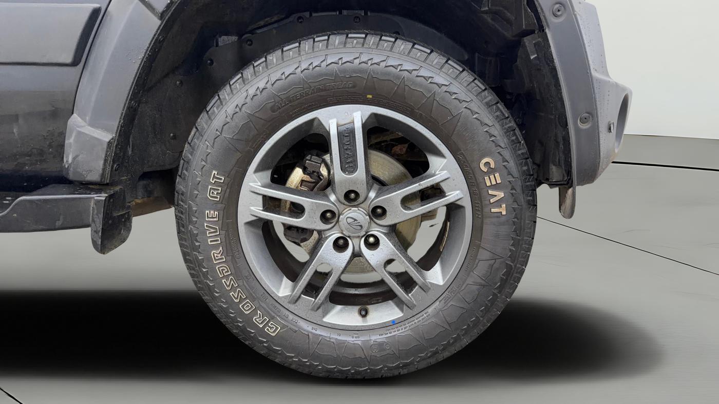 2022 Mahindra Thar LX PETROL HT 4WD AT, Petrol, Automatic, 36,737 km, Right Front Wheel