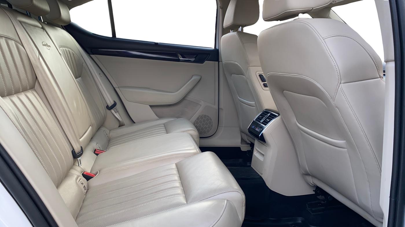 2018 Skoda Superb L&K 1.8 TSI AT, Petrol, Automatic, 82,371 km, Right Side Rear Door Cabin