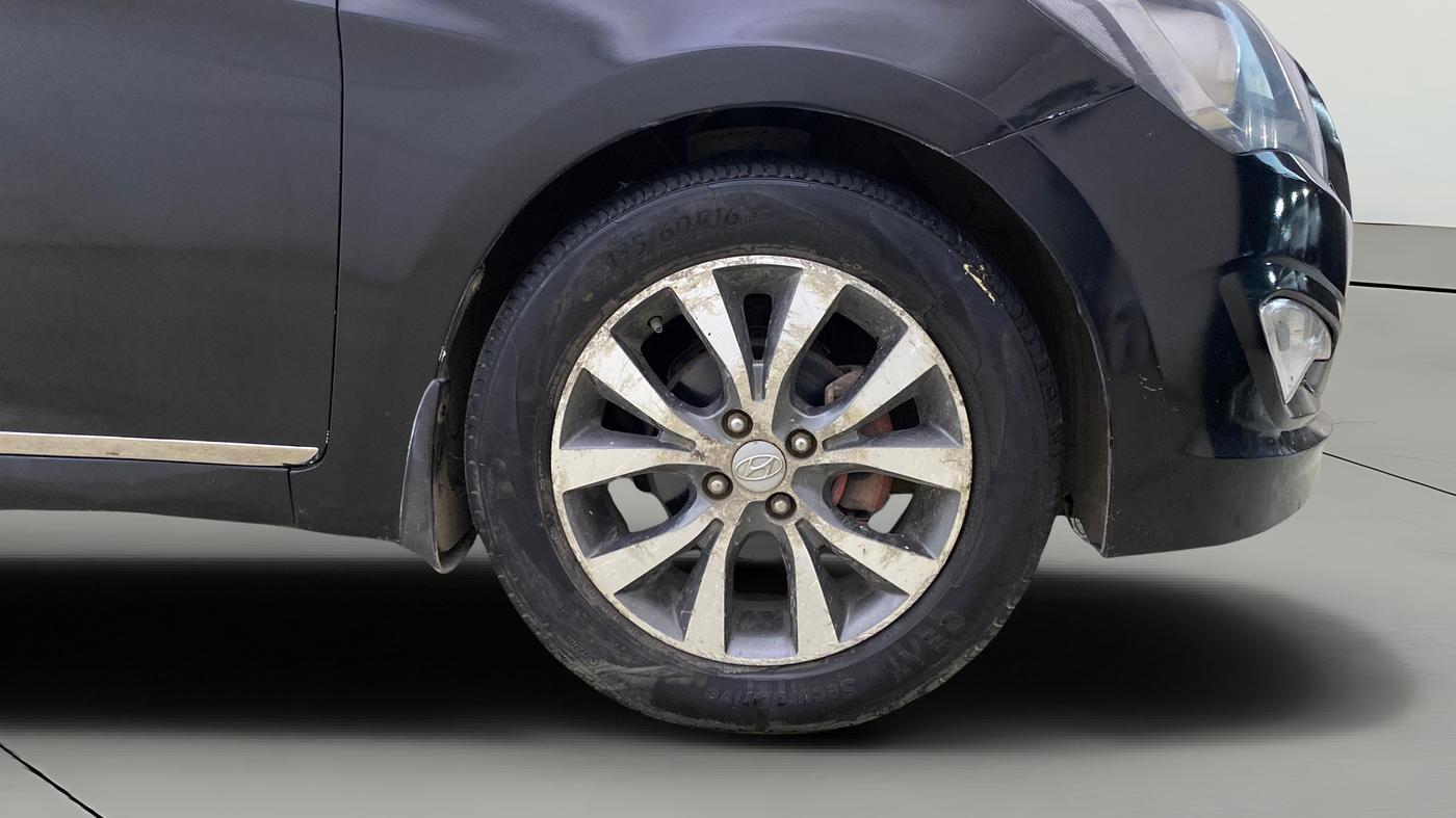 2016 Hyundai Verna 1.6 VTVT SX, CNG, Manual, 1,12,153 km, Right Front Wheel