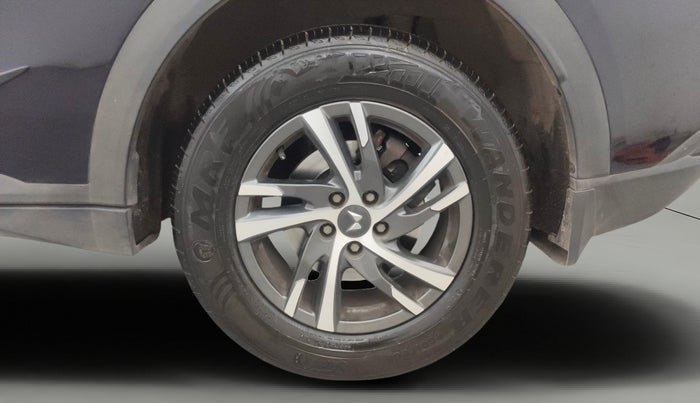2023 Mahindra XUV700 AX 5 P MT 7 STR, Petrol, Manual, 13,935 km, Left Rear Wheel