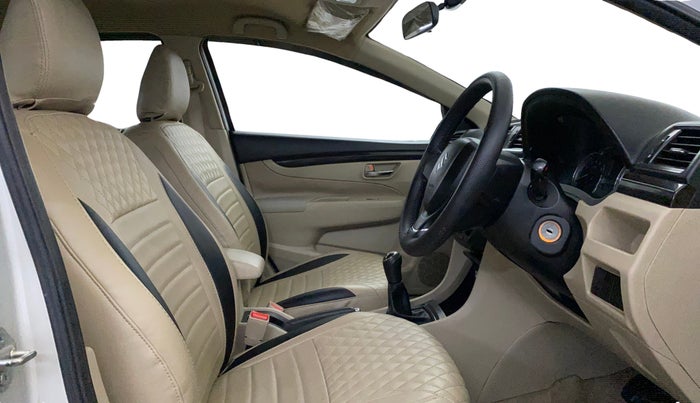 2018 Maruti Ciaz SIGMA 1.5 SHVS MT  PETROL, Petrol, Manual, 50,094 km, Right Side Front Door Cabin