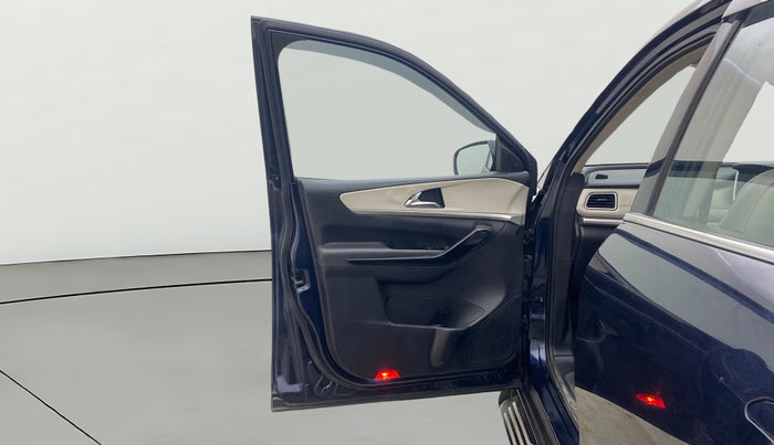 2022 Mahindra XUV700 AX 7 D AT AWD 7 STR, Diesel, Automatic, 1,18,927 km, LHS Front Door