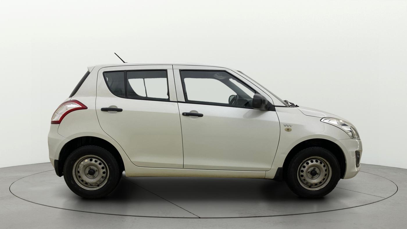 2017 Maruti Swift LXI (O), Petrol, Manual, 40,597 km, Right Side View