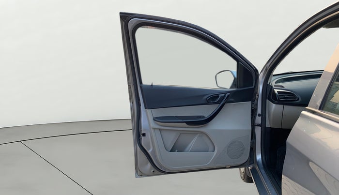 2019 Tata Tiago XT PETROL, CNG, Manual, 1,15,357 km, LHS Front Door