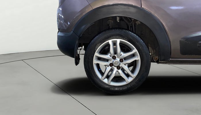 2022 Renault TRIBER RXZ, Petrol, Manual, 30,003 km, Right Rear Wheel