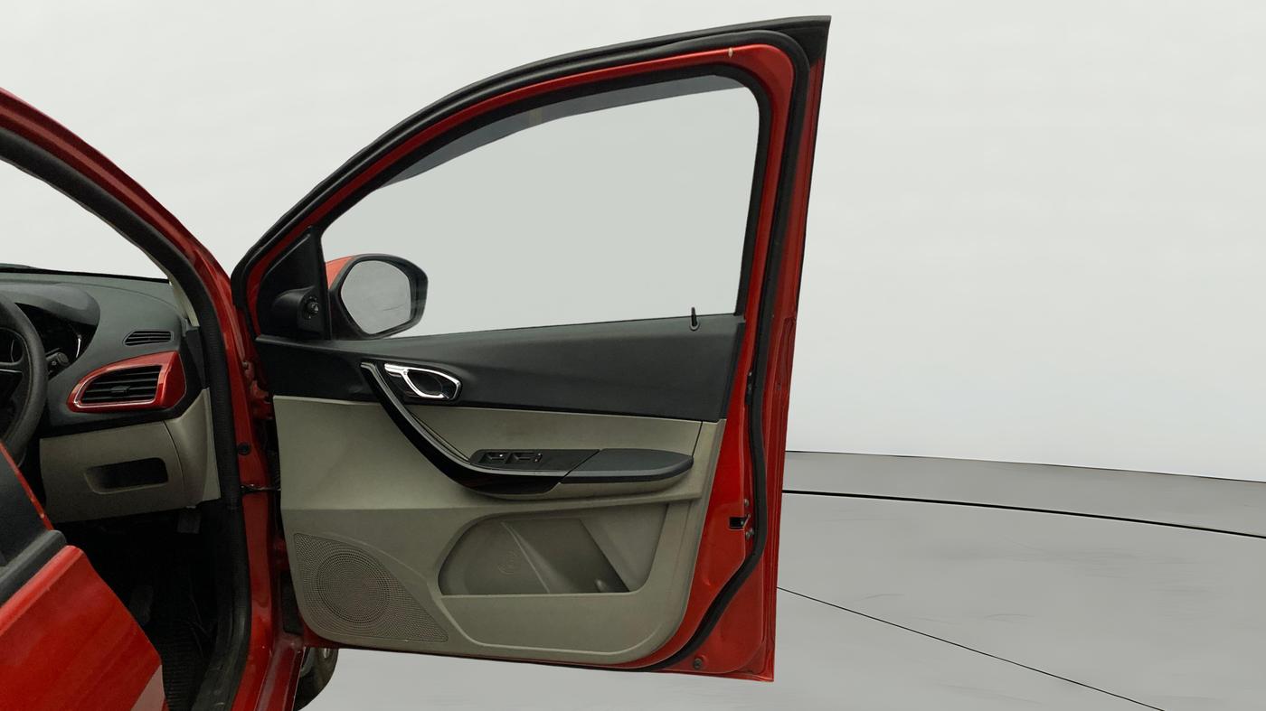 2019 Tata Tiago XZ PLUS PETROL, Petrol, Manual, 33,048 km, RHS Front Door