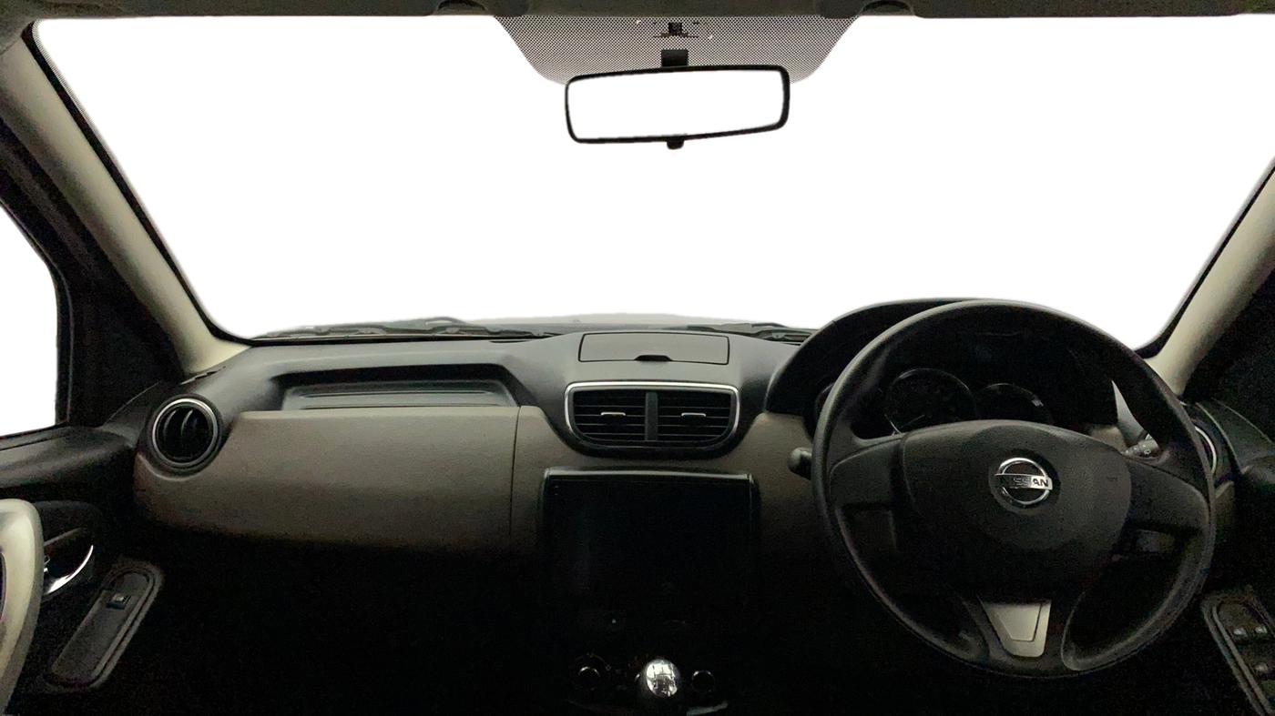 2017 Nissan Terrano XL (P), Petrol, Manual, 32,230 km, Dashboard