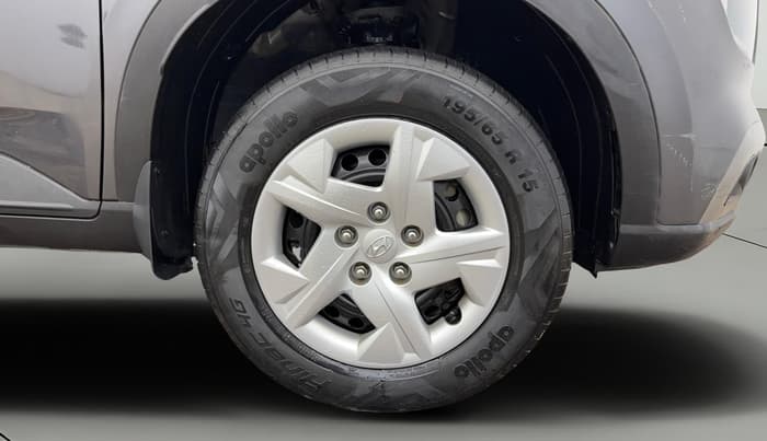 2021 Hyundai VENUE S 1.2, Petrol, Manual, 8,772 km, Right Front Wheel