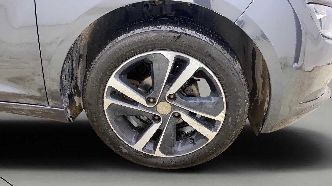 2020 Tata ALTROZ XZ PETROL, Petrol, Manual, 84,233 km, Right Front Wheel