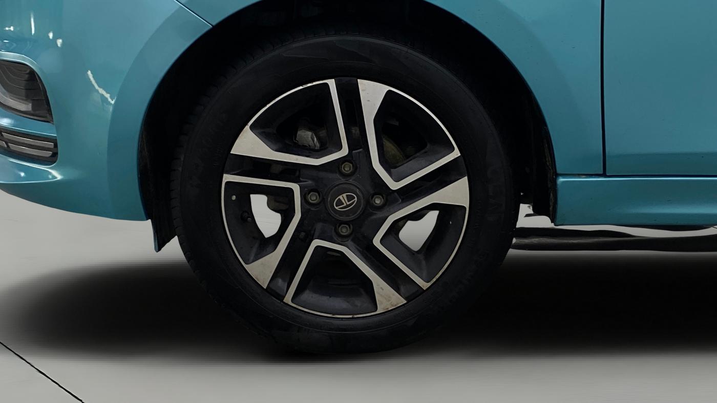 2025 Tata Tiago XZ PLUS PETROL, Petrol, Manual, 4,649 km, Left Front Wheel