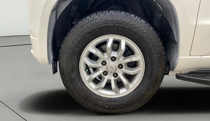 2017 Mahindra TUV300 T8 AMT, Diesel, Automatic, 55,159 km, Left Front Wheel