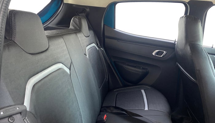 2022 Renault Kwid CLIMBER MT 1.0, Petrol, Manual, 16,369 km, Right Side Rear Door Cabin