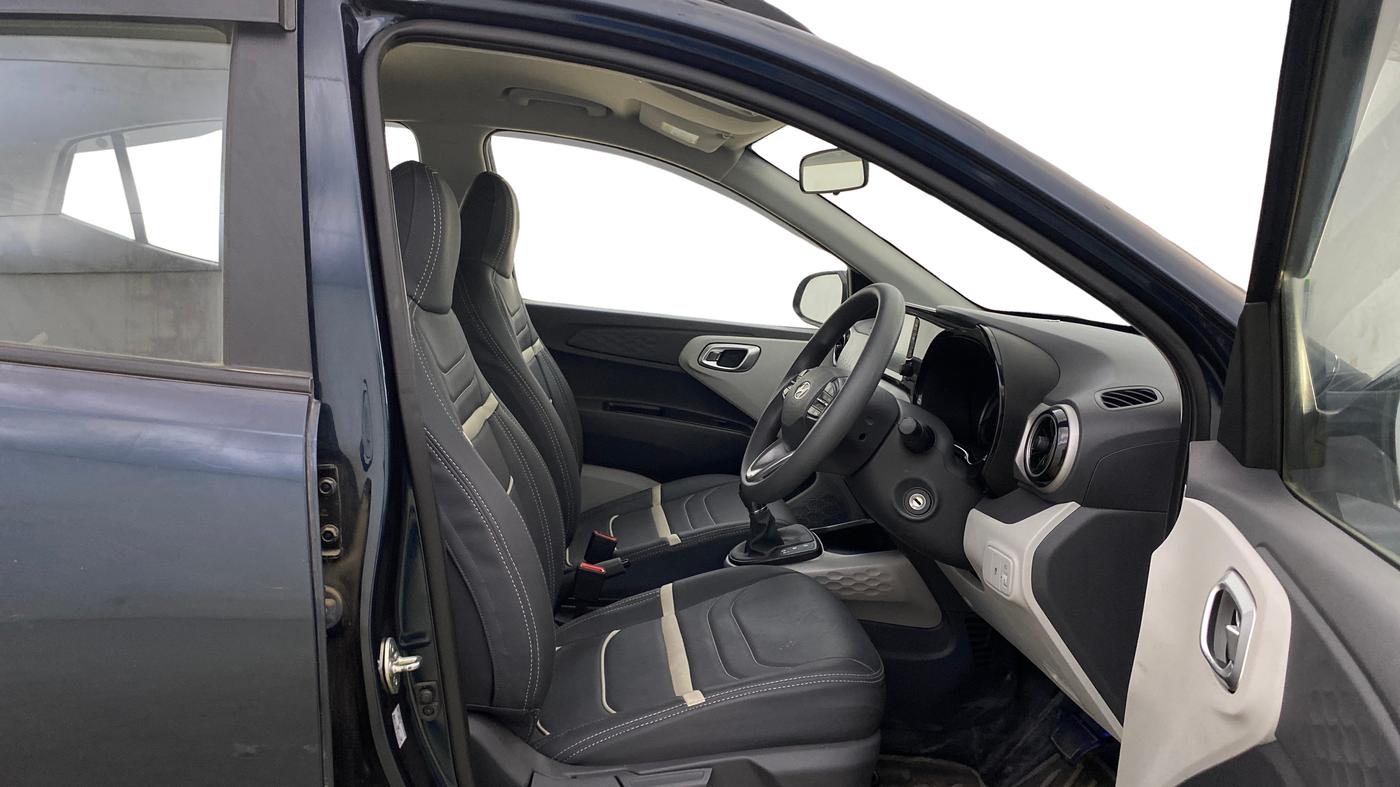 2024 Hyundai GRAND I10 NIOS SPORTZ AMT 1.2 KAPPA VTVT, Petrol, Automatic, 4,301 km, Right Side Front Door Cabin