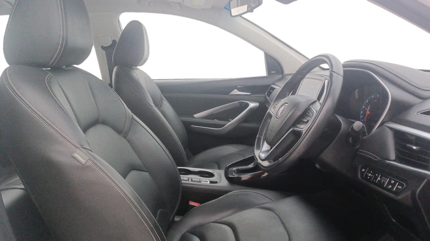 2019 MG HECTOR SHARP 1.5 DCT PETROL, Petrol, Automatic, 32,825 km, Right Side Front Door Cabin