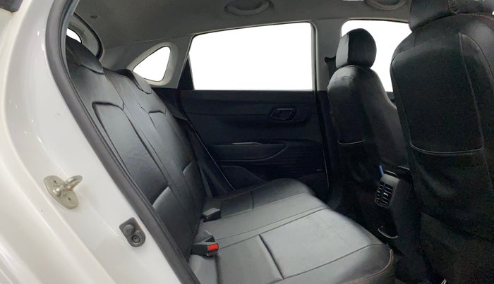 2021 Hyundai NEW I20 ASTA 1.2 MT, Petrol, Manual, 27,922 km, Right Side Rear Door Cabin