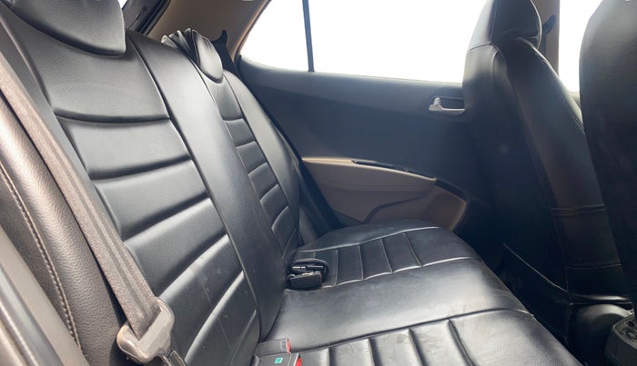 2019 Hyundai Grand i10 SPORTZ AT 1.2 KAPPA VTVT, Petrol, Automatic, 72,471 km, Right Side Rear Door Cabin