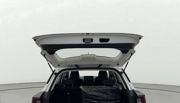 2024 Mahindra XUV 3XO MX2 Pro 1.2 L TCMPFI AT, Petrol, Automatic, 11,056 km, Boot Door Open