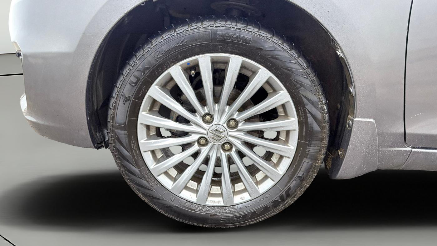 2015 Maruti Ciaz ZXI+, Petrol, Manual, 49,798 km, Left Front Wheel