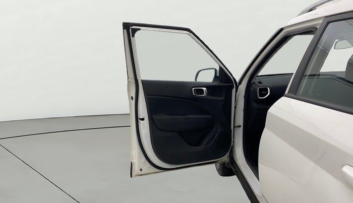 2022 Hyundai VENUE SX 1.0 TURBO, Petrol, Manual, 18,765 km, LHS Front Door