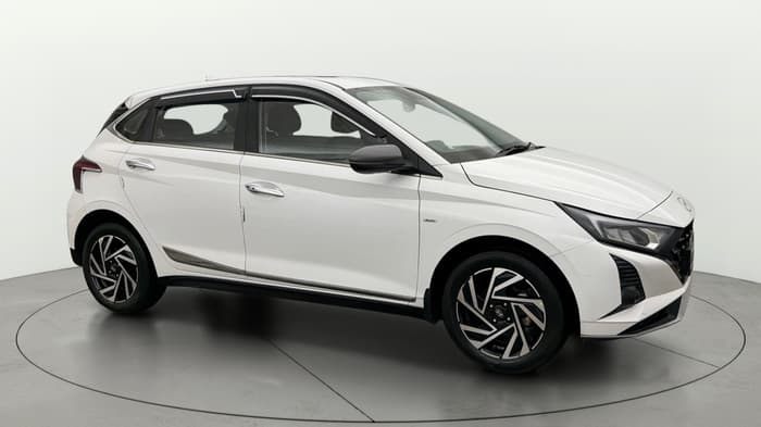 2025 Hyundai NEW I20 ASTA (O) 1.2 IVT, Petrol, Automatic, 23,348 km, Right Front Diagonal