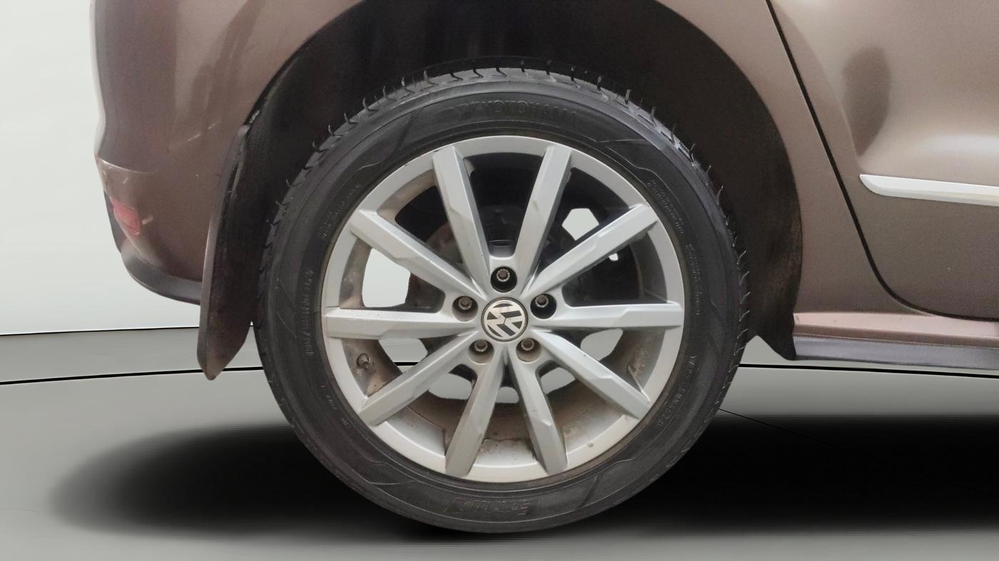 2020 Volkswagen Polo HIGHLINE PLUS 1.0L TSI, Petrol, Manual, 42,149 km, Right Rear Wheel