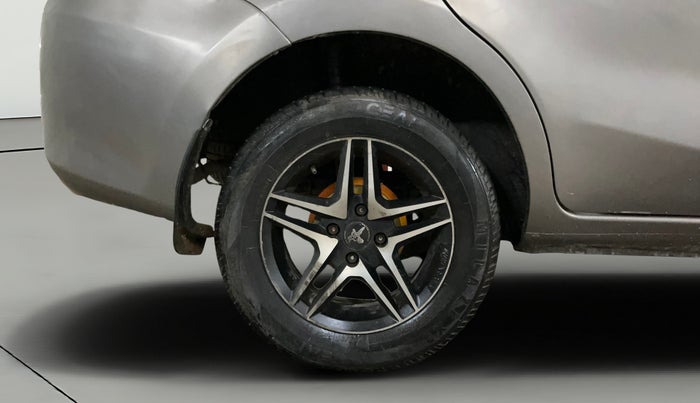 2017 Datsun Go Plus T, CNG, Manual, 70,806 km, Right Rear Wheel