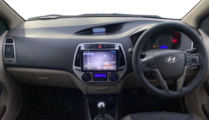 2013 Hyundai i20 SPORTZ 1.2, Petrol, Manual, 1,08,458 km, Dashboard