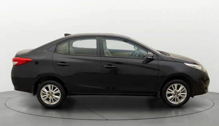 2018 Toyota YARIS V MT, Petrol, Manual, 53,957 km, Right Side View