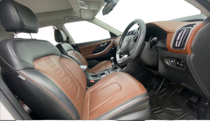 2022 Hyundai ALCAZAR PLATINUM 2.0 MT 7STR, Petrol, Manual, 30,173 km, Right Side Front Door Cabin