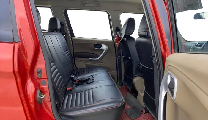 2017 Mahindra TUV300 T8 AMT, Diesel, Automatic, 1,35,545 km, Right Side Rear Door Cabin