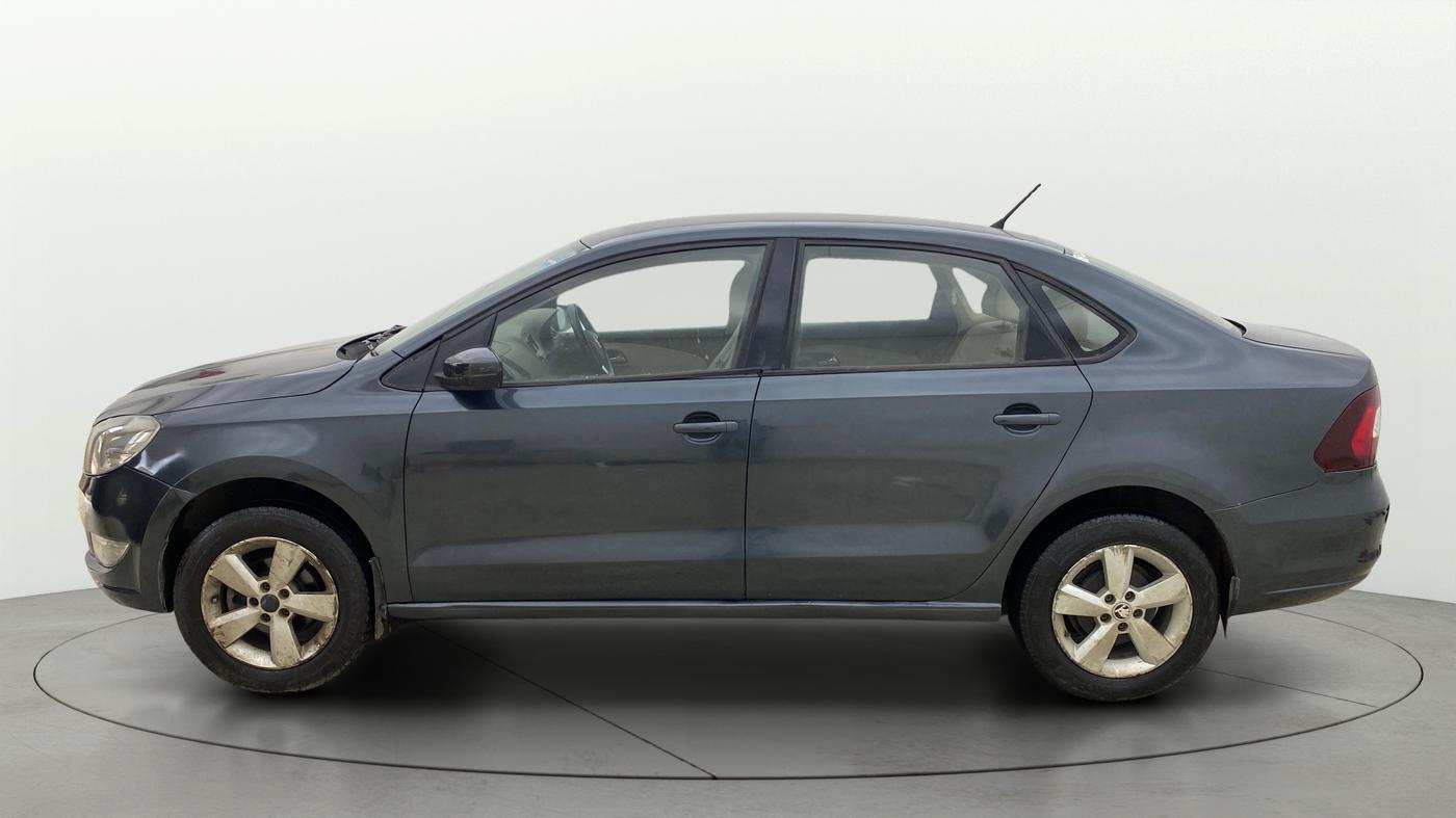 2015 Skoda Rapid 1.6 MPI STYLE PLUS, CNG, Manual, 1,29,687 km, Left Side