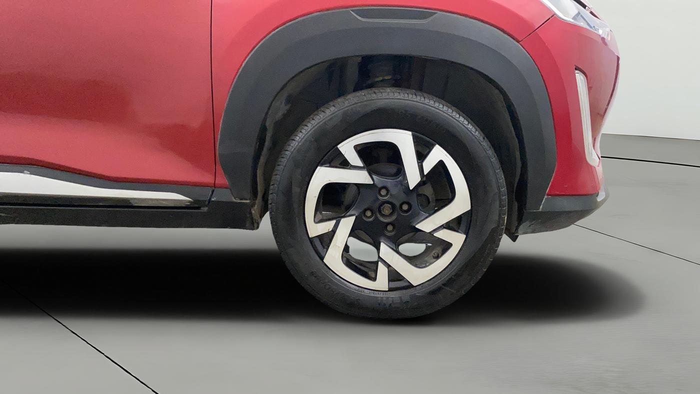 2021 Nissan MAGNITE XV PREMIUM DUAL TONE, Petrol, Manual, 92,235 km, Right Front Wheel