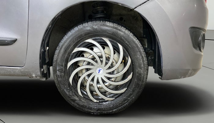 2017 Maruti Wagon R 1.0 LXI, Petrol, Manual, 65,328 km, Right Front Wheel