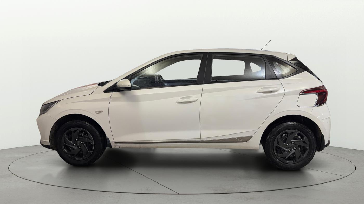 2022 Hyundai NEW I20 MAGNA 1.2 MT, Petrol, Manual, 70,002 km, Left Side