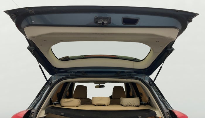 2019 Mahindra XUV300 W8 1.5 DIESEL, Diesel, Manual, 84,079 km, Boot Door Open