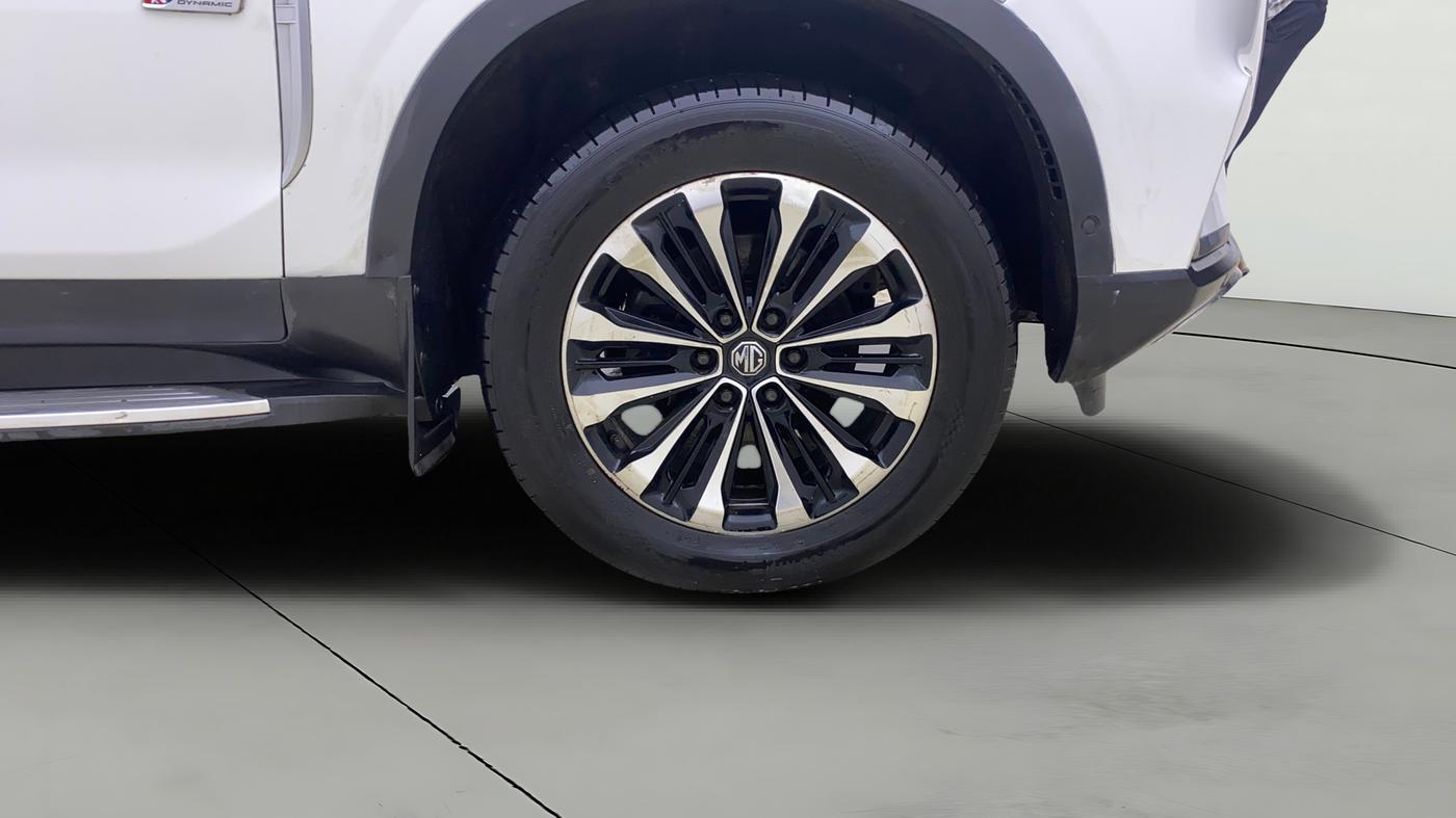 2021 MG GLOSTER SAVVY 6 STR 2.0 TWIN TURBO 4WD, Diesel, Automatic, 1,27,024 km, Right Front Wheel