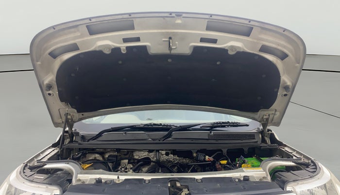 2016 Mahindra TUV300 T4 PLUS, Diesel, Manual, 1,08,591 km, Open Bonet