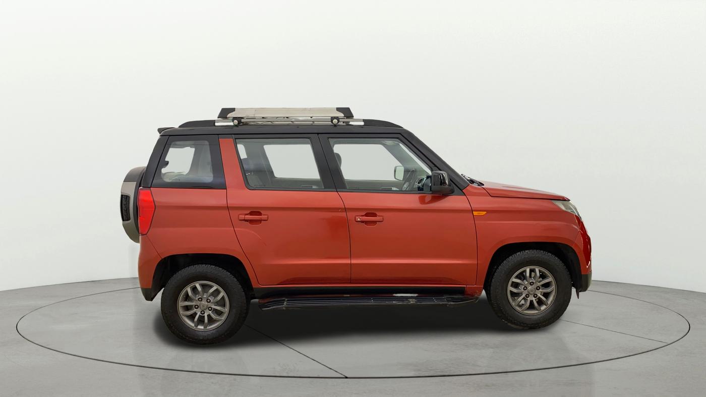 2018 Mahindra TUV300 T10, Diesel, Manual, 63,280 km, Right Side View