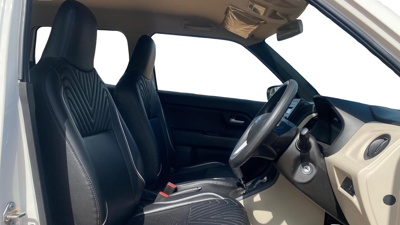 2022 Maruti New Wagon-R ZXI 1.2 AMT, Petrol, Automatic, 3,944 km, Right Side Front Door Cabin