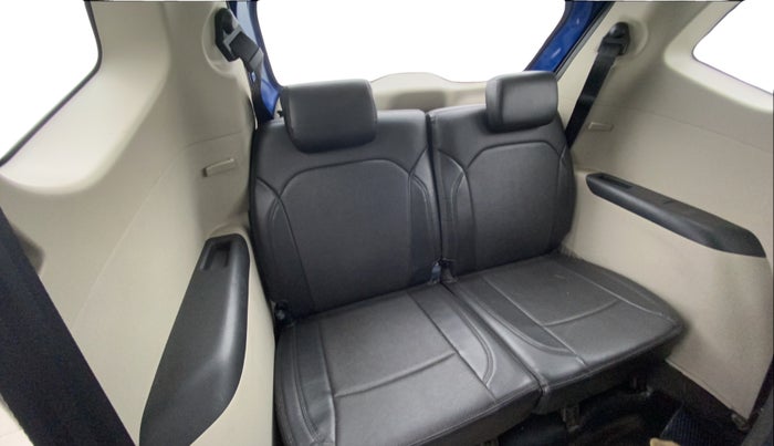 2021 Renault TRIBER RXT, Petrol, Manual, 37,674 km, Third Seat Row ( optional )