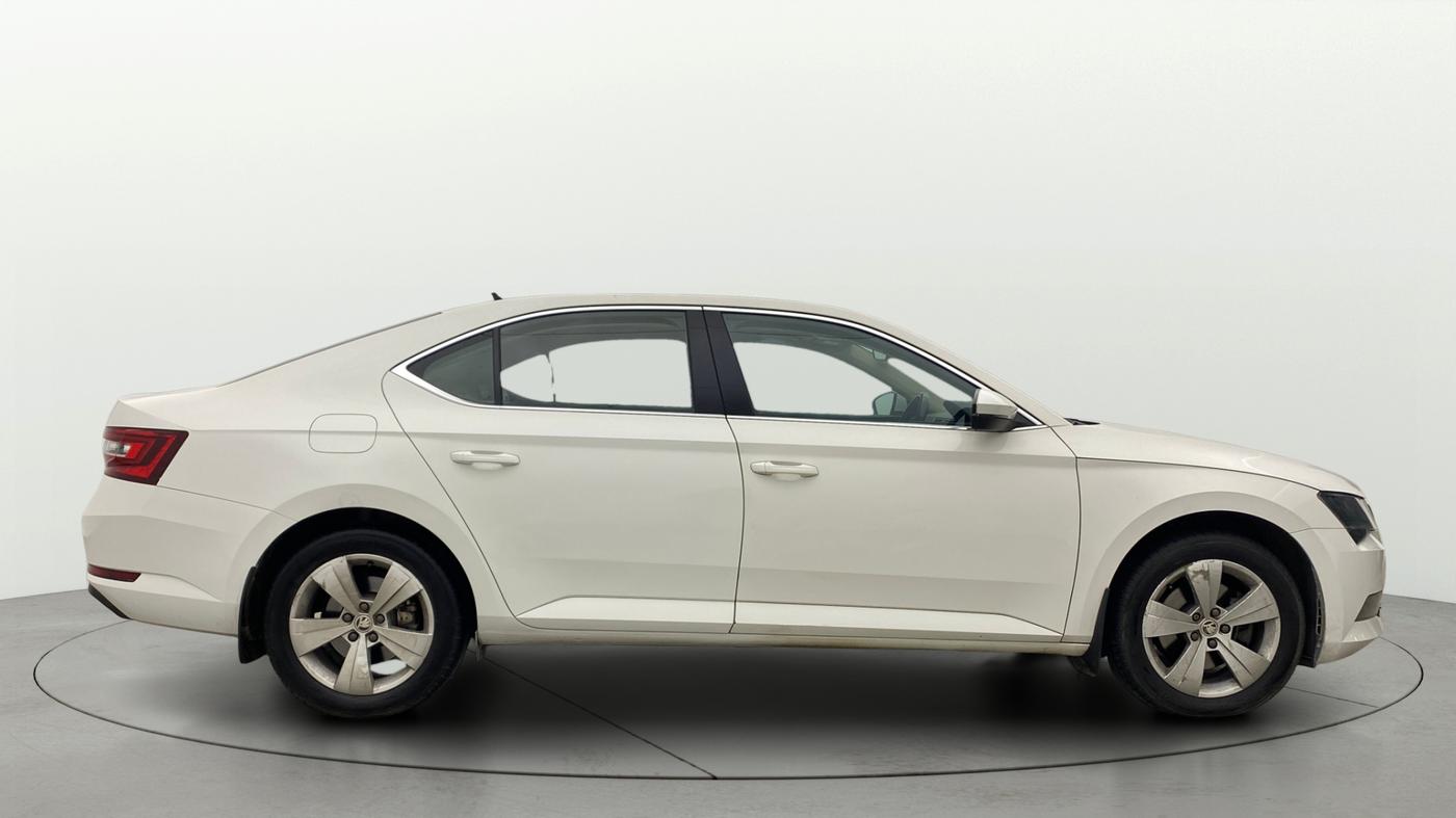 2018 Skoda Superb STYLE 1.8 TSI MT, Petrol, Manual, 86,410 km, Right Side View