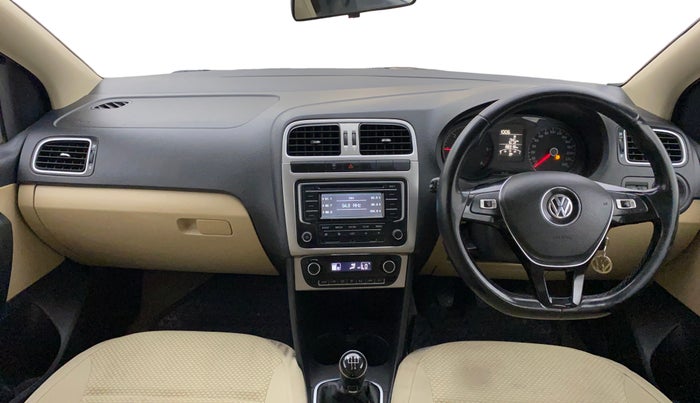 2015 Volkswagen Polo HIGHLINE1.5L, Diesel, Manual, 88,284 km, Dashboard