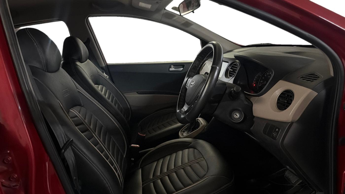 2018 Hyundai Grand i10 SPORTZ AT 1.2 KAPPA VTVT, Petrol, Automatic, 28,328 km, Right Side Front Door Cabin
