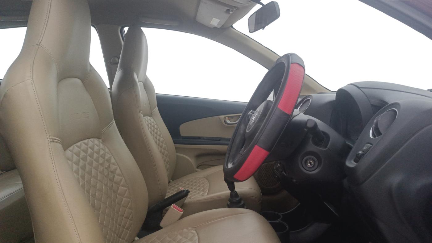 2014 Honda Amaze 1.2L I-VTEC VX, Petrol, Manual, 1,22,664 km, Right Side Front Door Cabin