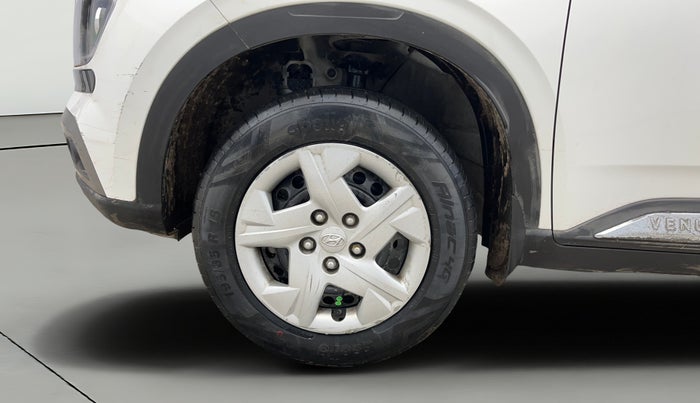 2022 Hyundai VENUE S+ 1.2, Petrol, Manual, 17,472 km, Left Front Wheel