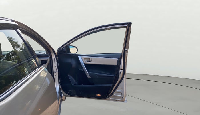 2015 Toyota Corolla Altis VL CVT PETROL, Petrol, Automatic, 60,262 km, RHS Front Door