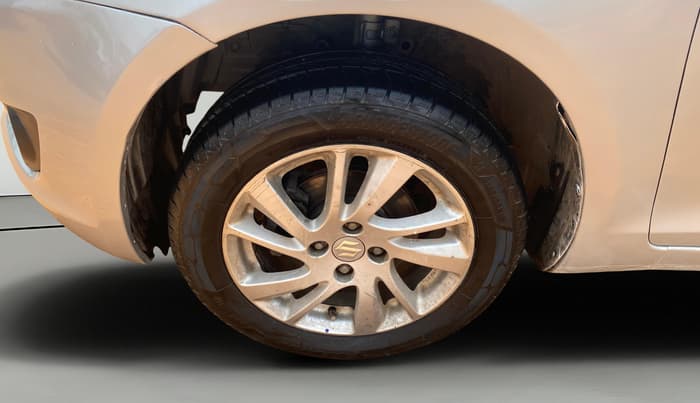 2012 Maruti Swift ZXI, Petrol, Manual, 74,425 km, Left Front Wheel