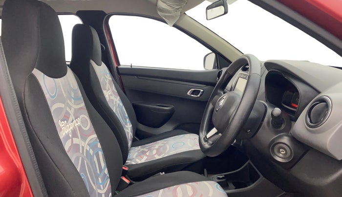 2018 Renault Kwid RXT 1.0 AMT, Petrol, Automatic, 28,067 km, Right Side Front Door Cabin