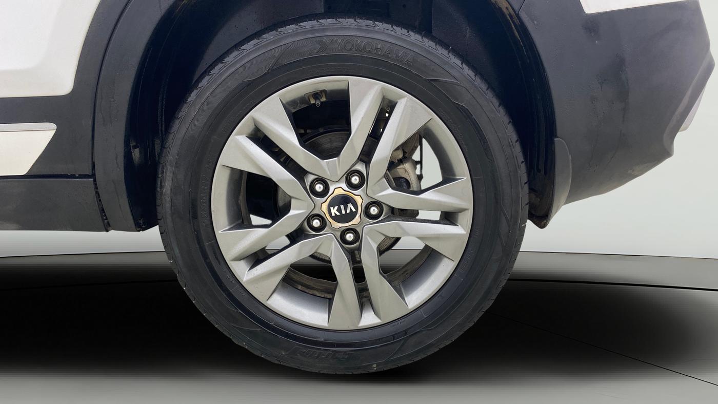 2020 KIA SELTOS HTX 1.5 PETROL, Petrol, Manual, 1,03,939 km, Left Rear Wheel